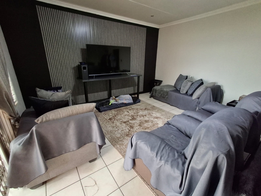 3 Bedroom Property for Sale in Vaalpark Free State